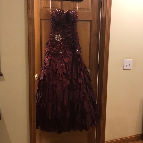 PROM DRESS! - Picture 3 of 5